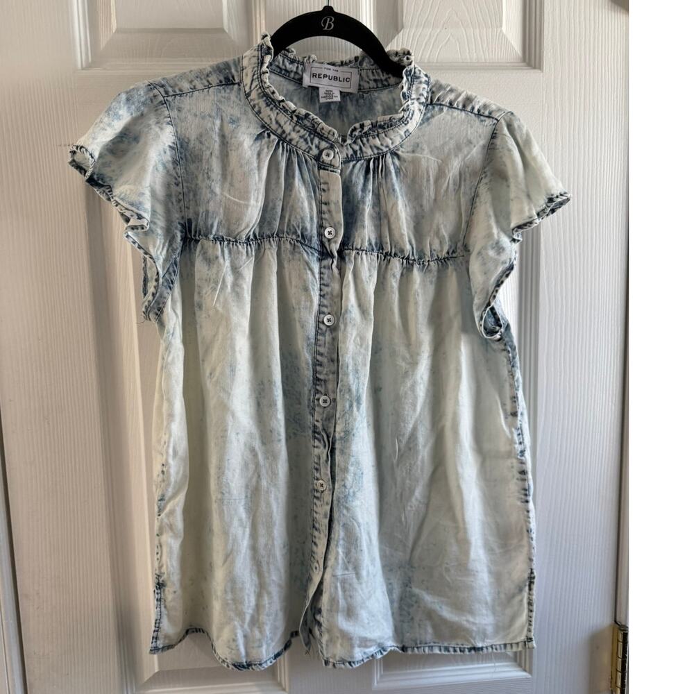 For The Republic Tencel Button Front Blouse Women’s Medium Ruffle Collar